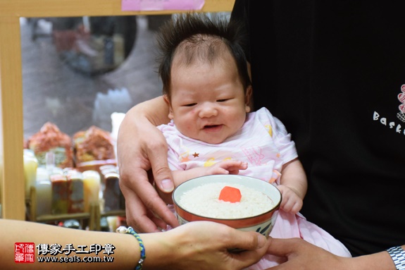 剃胎毛、滿月剃頭、嬰兒剃頭、嬰兒理髮、嬰兒剃髮、嬰兒剃胎毛、嬰兒滿月剃頭、寶寶剃頭、剃胎毛儀式、剃胎毛吉祥話、滿月剃頭儀式、滿月剃頭吉祥話、寶寶剃胎毛、寶寶滿月剃頭理髮、新北永和區剃胎毛、新北永和區滿月剃頭、新北永和區嬰兒剃頭剃胎毛、新北永和區嬰兒理髮、新北永和區嬰兒剃髮、周寶寶(新北永和區嬰兒寶寶滿月剃頭理髮、免費嬰兒剃胎毛儀式吉祥話)。中國風會場，爸媽寶貝免費穿「日中韓」古裝禮服。專業拍照、DVD光碟、證書。★購買「臍帶章、肚臍章、胎毛筆刷印章」贈送：剃頭、收涎、抓周，三選一。2016.07.23  照片6