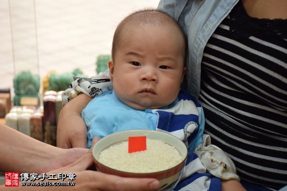 剃胎毛、滿月剃頭、嬰兒剃頭、嬰兒理髮、嬰兒剃髮、嬰兒剃胎毛、嬰兒滿月剃頭、寶寶剃頭、剃胎毛儀式、剃胎毛吉祥話、滿月剃頭儀式、滿月剃頭吉祥話、寶寶剃胎毛、寶寶滿月剃頭理髮、新北永和區剃胎毛、新北永和區滿月剃頭、新北永和區嬰兒剃頭剃胎毛、新北永和區嬰兒理髮、新北永和區嬰兒剃髮、吳寶寶(新北永和區嬰兒寶寶滿月剃頭理髮、免費嬰兒剃胎毛儀式吉祥話)。中國風會場，爸媽寶貝免費穿「日中韓」古裝禮服。專業拍照、DVD光碟、證書。★購買「臍帶章、肚臍章、胎毛筆刷印章」贈送：剃頭、收涎、抓周，三選一。2016.11.13 照片6