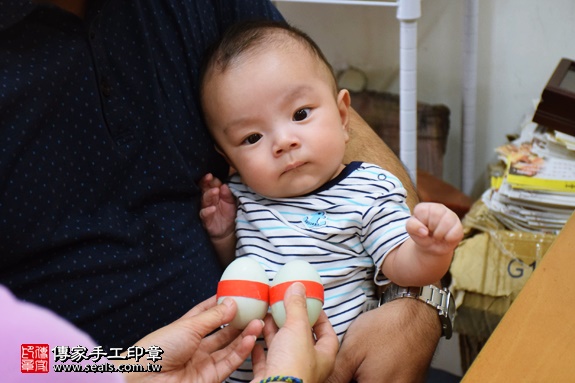 剃胎毛、滿月剃頭、嬰兒剃頭、嬰兒理髮、嬰兒剃髮、嬰兒剃胎毛、嬰兒滿月剃頭、寶寶剃頭、剃胎毛儀式、剃胎毛吉祥話、滿月剃頭儀式、滿月剃頭吉祥話、寶寶剃胎毛、寶寶滿月剃頭理髮、新北永和區剃胎毛、新北永和區滿月剃頭、新北永和區嬰兒剃頭剃胎毛、新北永和區嬰兒理髮、新北永和區嬰兒剃髮、林寶寶(新北永和區嬰兒寶寶滿月剃頭理髮、免費嬰兒剃胎毛儀式吉祥話)。中國風會場，爸媽寶貝免費穿「日中韓」古裝禮服。專業拍照、DVD光碟、證書。★購買「臍帶章、肚臍章、胎毛筆刷印章」贈送：剃頭、收涎、抓周，三選一。2016.07.23  照片5