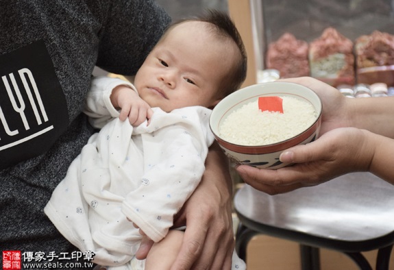 剃胎毛、滿月剃頭、嬰兒剃頭、嬰兒理髮、嬰兒剃髮、嬰兒剃胎毛、嬰兒滿月剃頭、寶寶剃頭、剃胎毛儀式、剃胎毛吉祥話、滿月剃頭儀式、滿月剃頭吉祥話、寶寶剃胎毛、寶寶滿月剃頭理髮、新北永和區剃胎毛、新北永和區滿月剃頭、新北永和區嬰兒剃頭剃胎毛、新北永和區嬰兒理髮、新北永和區嬰兒剃髮、林寶寶(新北永和區嬰兒寶寶滿月剃頭理髮、免費嬰兒剃胎毛儀式吉祥話)。中國風會場，爸媽寶貝免費穿「日中韓」古裝禮服。專業拍照、DVD光碟、證書。★購買「臍帶章、肚臍章、胎毛筆刷印章」贈送：剃頭、收涎、抓周，三選一。2016.07.11  照片6