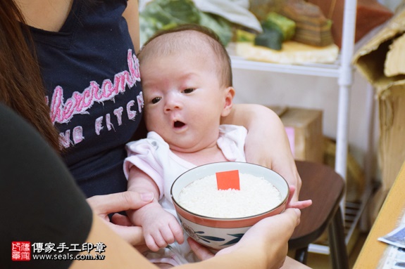 剃胎毛、滿月剃頭、嬰兒剃頭、嬰兒理髮、嬰兒剃髮、嬰兒剃胎毛、嬰兒滿月剃頭、寶寶剃頭、剃胎毛儀式、剃胎毛吉祥話、滿月剃頭儀式、滿月剃頭吉祥話、寶寶剃胎毛、寶寶滿月剃頭理髮、新北永和區剃胎毛、新北永和區滿月剃頭、新北永和區嬰兒剃頭剃胎毛、新北永和區嬰兒理髮、新北永和區嬰兒剃髮、郭寶寶(新北永和區嬰兒寶寶滿月剃頭理髮、免費嬰兒剃胎毛儀式吉祥話)。中國風會場，爸媽寶貝免費穿「日中韓」古裝禮服。專業拍照、DVD光碟、證書。★購買「臍帶章、肚臍章、胎毛筆刷印章」贈送：剃頭、收涎、抓周，三選一。2016.08.25  照片6