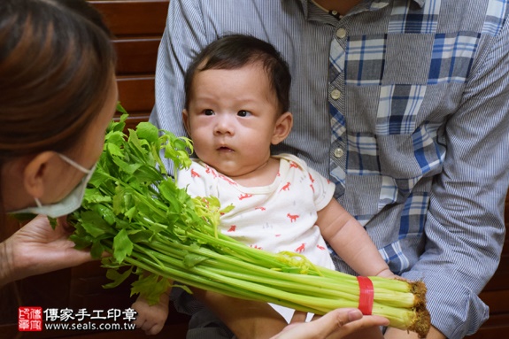 剃胎毛、滿月剃頭、嬰兒剃頭、嬰兒理髮、嬰兒剃髮、嬰兒剃胎毛、嬰兒滿月剃頭、寶寶剃頭、剃胎毛儀式、剃胎毛吉祥話、滿月剃頭儀式、滿月剃頭吉祥話、寶寶剃胎毛、寶寶滿月剃頭理髮、 台中南屯區剃胎毛、台中南屯區滿月剃頭、 台中南屯區嬰兒剃頭剃胎毛、台中南屯區嬰兒理髮、台中南屯區嬰兒剃髮、賴寶寶(台中南屯區到府嬰兒寶寶滿月剃頭理髮、免費到府嬰兒剃胎毛儀式吉祥話)。到府剃頭剃胎毛主持、專業拍照、DVD光碟、證書。★購買「臍帶章、肚臍章、胎毛筆刷印章」贈送：剃頭、收涎、抓周，三選一。2016.09.03  照片7