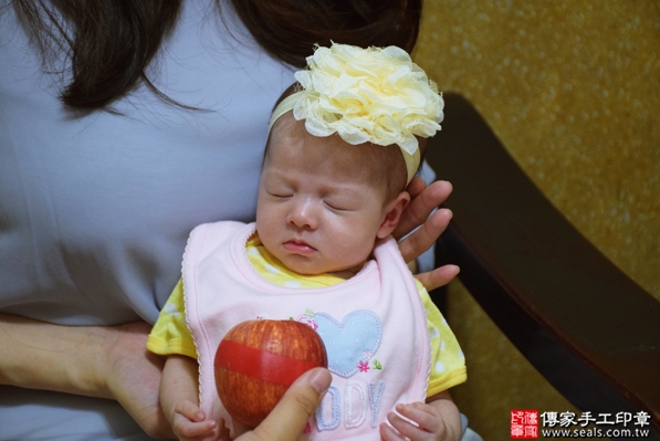 剃胎毛、滿月剃頭、嬰兒剃頭、嬰兒理髮、嬰兒剃髮、嬰兒剃胎毛、嬰兒滿月剃頭、寶寶剃頭、剃胎毛儀式、剃胎毛吉祥話、滿月剃頭儀式、滿月剃頭吉祥話、寶寶剃胎毛、寶寶滿月剃頭理髮、 台中北區剃胎毛、台中北區滿月剃頭、 台中北區嬰兒剃頭剃胎毛、台中北區嬰兒理髮、台中北區嬰兒剃髮、林寶寶(台中北區到府嬰兒寶寶滿月剃頭理髮、免費到府嬰兒剃胎毛儀式吉祥話)。到府剃頭剃胎毛主持、專業拍照、DVD光碟、證書。★購買「臍帶章、肚臍章、胎毛筆刷印章」贈送：剃頭、收涎、抓周，三選一。2016.05.08  照片8