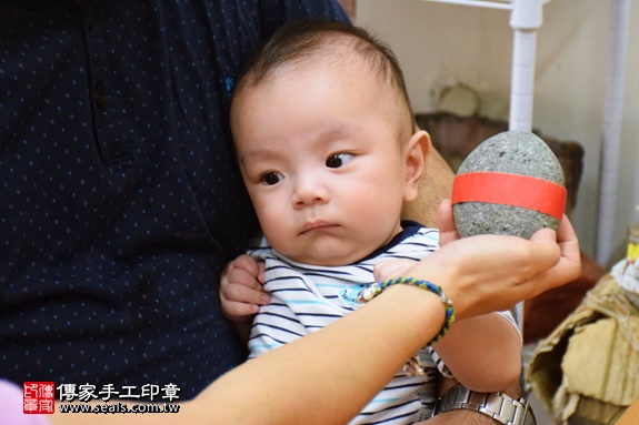 剃胎毛、滿月剃頭、嬰兒剃頭、嬰兒理髮、嬰兒剃髮、嬰兒剃胎毛、嬰兒滿月剃頭、寶寶剃頭、剃胎毛儀式、剃胎毛吉祥話、滿月剃頭儀式、滿月剃頭吉祥話、寶寶剃胎毛、寶寶滿月剃頭理髮、新北永和區剃胎毛、新北永和區滿月剃頭、新北永和區嬰兒剃頭剃胎毛、新北永和區嬰兒理髮、新北永和區嬰兒剃髮、林寶寶(新北永和區嬰兒寶寶滿月剃頭理髮、免費嬰兒剃胎毛儀式吉祥話)。中國風會場，爸媽寶貝免費穿「日中韓」古裝禮服。專業拍照、DVD光碟、證書。★購買「臍帶章、肚臍章、胎毛筆刷印章」贈送：剃頭、收涎、抓周，三選一。2016.07.23  照片6