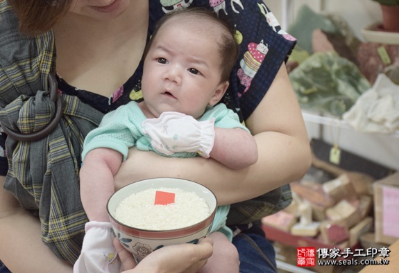 剃胎毛、滿月剃頭、嬰兒剃頭、嬰兒理髮、嬰兒剃髮、嬰兒剃胎毛、嬰兒滿月剃頭、寶寶剃頭、剃胎毛儀式、剃胎毛吉祥話、滿月剃頭儀式、滿月剃頭吉祥話、寶寶剃胎毛、寶寶滿月剃頭理髮、新北永和區剃胎毛、新北永和區滿月剃頭、新北永和區嬰兒剃頭剃胎毛、新北永和區嬰兒理髮、新北永和區嬰兒剃髮、蔡寶寶(新北永和區嬰兒寶寶滿月剃頭理髮、免費嬰兒剃胎毛儀式吉祥話)。中國風會場，爸媽寶貝免費穿「日中韓」古裝禮服。專業拍照、DVD光碟、證書。★購買「臍帶章、肚臍章、胎毛筆刷印章」贈送：剃頭、收涎、抓周，三選一。2016.08.22  照片5