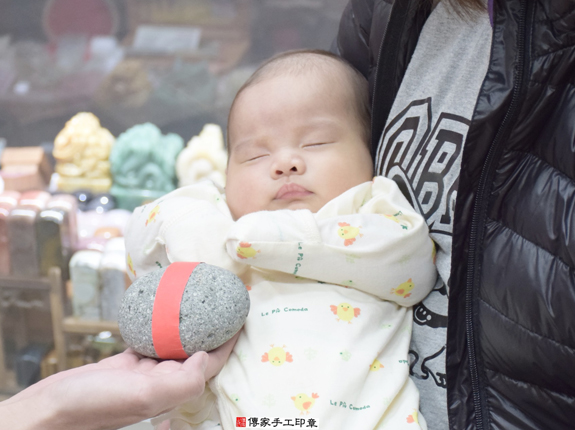 郭寶寶(新北永和區嬰兒寶寶滿月剃頭理髮、免費嬰兒剃胎毛儀式吉祥話)。中國風會場，爸媽寶貝免費穿「日中韓」古裝禮服。專業拍照、DVD光碟、證書。★購買「臍帶章、肚臍章、胎毛筆刷印章」贈送：剃頭、收涎、抓周，三選一。 2015.12.06 照片5
