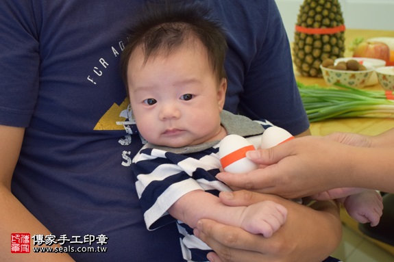 剃胎毛、滿月剃頭、嬰兒剃頭、嬰兒理髮、嬰兒剃髮、嬰兒剃胎毛、嬰兒滿月剃頭、寶寶剃頭、剃胎毛儀式、剃胎毛吉祥話、滿月剃頭儀式、滿月剃頭吉祥話、寶寶剃胎毛、寶寶滿月剃頭理髮、 新北市永和地區剃胎毛、新北市永和地區滿月剃頭、新北市永和地區嬰兒剃頭剃胎毛、新北市永和地區嬰兒理髮、新北市嬰兒剃髮、王寶寶(新北永和區府嬰兒寶寶滿月剃頭理髮、免費到府嬰兒剃胎毛儀式吉祥話)。到府剃頭剃胎毛主持、專業拍照、DVD光碟、證書。★購買「臍帶章、肚臍章、胎毛筆刷印章」贈送：剃頭、收涎、抓周，三選一。2017.09.15照片3