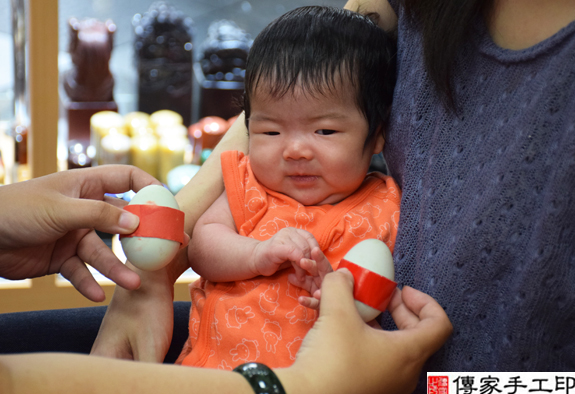 賴寶寶(台中北區嬰兒寶寶滿月剃頭理髮、免費嬰兒剃胎毛儀式吉祥話)。中國風會場，爸媽寶貝免費穿「日中韓」古裝禮服。專業拍照、DVD光碟、證書。★購買「臍帶章、肚臍章、胎毛筆刷印章」贈送：剃頭、收涎、抓周，三選一。 2015.09.06 照片6