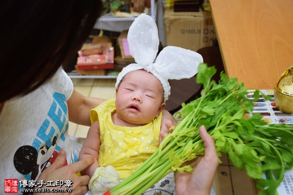 剃胎毛、滿月剃頭、嬰兒剃頭、嬰兒理髮、嬰兒剃髮、嬰兒剃胎毛、嬰兒滿月剃頭、寶寶剃頭、剃胎毛儀式、剃胎毛吉祥話、滿月剃頭儀式、滿月剃頭吉祥話、寶寶剃胎毛、寶寶滿月剃頭理髮、新北永和區剃胎毛、新北永和區滿月剃頭、新北永和區嬰兒剃頭剃胎毛、新北永和區嬰兒理髮、新北永和區嬰兒剃髮、邱寶寶(新北永和區嬰兒寶寶滿月剃頭理髮、免費嬰兒剃胎毛儀式吉祥話)。中國風會場，爸媽寶貝免費穿「日中韓」古裝禮服。專業拍照、DVD光碟、證書。★購買「臍帶章、肚臍章、胎毛筆刷印章」贈送：剃頭、收涎、抓周，三選一。2016.09.11  照片11