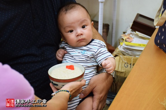 剃胎毛、滿月剃頭、嬰兒剃頭、嬰兒理髮、嬰兒剃髮、嬰兒剃胎毛、嬰兒滿月剃頭、寶寶剃頭、剃胎毛儀式、剃胎毛吉祥話、滿月剃頭儀式、滿月剃頭吉祥話、寶寶剃胎毛、寶寶滿月剃頭理髮、新北永和區剃胎毛、新北永和區滿月剃頭、新北永和區嬰兒剃頭剃胎毛、新北永和區嬰兒理髮、新北永和區嬰兒剃髮、林寶寶(新北永和區嬰兒寶寶滿月剃頭理髮、免費嬰兒剃胎毛儀式吉祥話)。中國風會場，爸媽寶貝免費穿「日中韓」古裝禮服。專業拍照、DVD光碟、證書。★購買「臍帶章、肚臍章、胎毛筆刷印章」贈送：剃頭、收涎、抓周，三選一。2016.07.23  照片7
