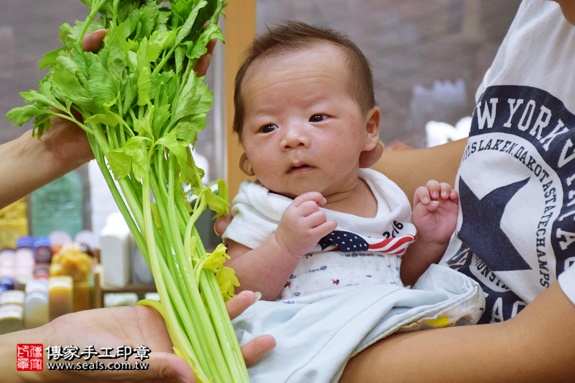 剃胎毛、滿月剃頭、嬰兒剃頭、嬰兒理髮、嬰兒剃髮、嬰兒剃胎毛、嬰兒滿月剃頭、寶寶剃頭、剃胎毛儀式、剃胎毛吉祥話、滿月剃頭儀式、滿月剃頭吉祥話、寶寶剃胎毛、寶寶滿月剃頭理髮、新北永和區剃胎毛、新北永和區滿月剃頭、新北永和區嬰兒剃頭剃胎毛、新北永和區嬰兒理髮、新北永和區嬰兒剃髮、李寶寶(新北永和區嬰兒寶寶滿月剃頭理髮、免費嬰兒剃胎毛儀式吉祥話)。中國風會場，爸媽寶貝免費穿「日中韓」古裝禮服。專業拍照、DVD光碟、證書。★購買「臍帶章、肚臍章、胎毛筆刷印章」贈送：剃頭、收涎、抓周，三選一。2016.08.17  照片10