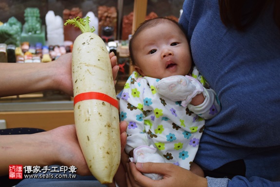 剃胎毛、滿月剃頭、嬰兒剃頭、嬰兒理髮、嬰兒剃髮、嬰兒剃胎毛、嬰兒滿月剃頭、寶寶剃頭、剃胎毛儀式、剃胎毛吉祥話、滿月剃頭儀式、滿月剃頭吉祥話、寶寶剃胎毛、寶寶滿月剃頭理髮、新北永和區剃胎毛、新北永和區滿月剃頭、新北永和區嬰兒剃頭剃胎毛、新北永和區嬰兒理髮、新北永和區嬰兒剃髮、李寶寶(新北永和區嬰兒寶寶滿月剃頭理髮、免費嬰兒剃胎毛儀式吉祥話)。中國風會場，爸媽寶貝免費穿「日中韓」古裝禮服。專業拍照、DVD光碟、證書。★購買「臍帶章、肚臍章、胎毛筆刷印章」贈送：剃頭、收涎、抓周，三選一。2016.11.23 照片14