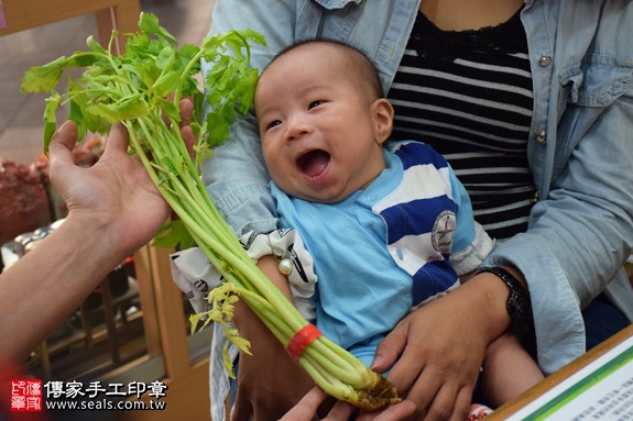 剃胎毛、滿月剃頭、嬰兒剃頭、嬰兒理髮、嬰兒剃髮、嬰兒剃胎毛、嬰兒滿月剃頭、寶寶剃頭、剃胎毛儀式、剃胎毛吉祥話、滿月剃頭儀式、滿月剃頭吉祥話、寶寶剃胎毛、寶寶滿月剃頭理髮、新北永和區剃胎毛、新北永和區滿月剃頭、新北永和區嬰兒剃頭剃胎毛、新北永和區嬰兒理髮、新北永和區嬰兒剃髮、吳寶寶(新北永和區嬰兒寶寶滿月剃頭理髮、免費嬰兒剃胎毛儀式吉祥話)。中國風會場，爸媽寶貝免費穿「日中韓」古裝禮服。專業拍照、DVD光碟、證書。★購買「臍帶章、肚臍章、胎毛筆刷印章」贈送：剃頭、收涎、抓周，三選一。2016.11.13 照片11