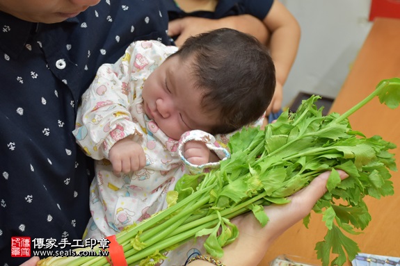 剃胎毛、滿月剃頭、嬰兒剃頭、嬰兒理髮、嬰兒剃髮、嬰兒剃胎毛、嬰兒滿月剃頭、寶寶剃頭、剃胎毛儀式、剃胎毛吉祥話、滿月剃頭儀式、滿月剃頭吉祥話、寶寶剃胎毛、寶寶滿月剃頭理髮、 新北市永和地區剃胎毛、新北市永和地區滿月剃頭、新北市永和地區嬰兒剃頭剃胎毛、新北市永和地區嬰兒理髮、新北市嬰兒剃髮、陳寶寶(新北永和區嬰兒寶寶滿月剃頭理髮、免費嬰兒剃胎毛儀式吉祥話)。中國風會場，爸媽寶貝免費穿「日中韓」古裝禮服。專業拍照、DVD光碟、證書。★購買「臍帶章、肚臍章、胎毛筆刷印章」贈送：剃頭、收涎、抓周，三選一。2017.09.10照片10