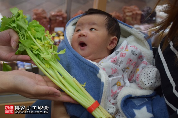 剃胎毛、滿月剃頭、嬰兒剃頭、嬰兒理髮、嬰兒剃髮、嬰兒剃胎毛、嬰兒滿月剃頭、寶寶剃頭、剃胎毛儀式、剃胎毛吉祥話、滿月剃頭儀式、滿月剃頭吉祥話、寶寶剃胎毛、寶寶滿月剃頭理髮、新北永和區剃胎毛、新北永和區滿月剃頭、新北永和區嬰兒剃頭剃胎毛、新北永和區嬰兒理髮、新北永和區嬰兒剃髮、洪寶寶(新北永和區嬰兒寶寶滿月剃頭理髮、免費嬰兒剃胎毛儀式吉祥話)。中國風會場，爸媽寶貝免費穿「日中韓」古裝禮服。專業拍照、DVD光碟、證書。★購買「臍帶章、肚臍章、胎毛筆刷印章」贈送：剃頭、收涎、抓周，三選一。2017.01.22 照片10