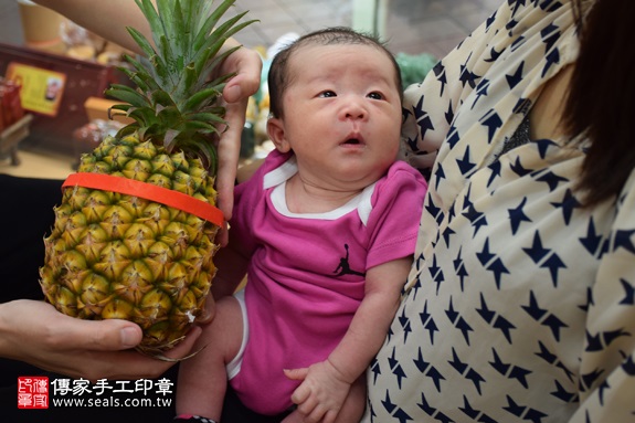 剃胎毛、滿月剃頭、嬰兒剃頭、嬰兒理髮、嬰兒剃髮、嬰兒剃胎毛、嬰兒滿月剃頭、寶寶剃頭、剃胎毛儀式、剃胎毛吉祥話、滿月剃頭儀式、滿月剃頭吉祥話、寶寶剃胎毛、寶寶滿月剃頭理髮、新北永和區剃胎毛、新北永和區滿月剃頭、新北永和區嬰兒剃頭剃胎毛、新北永和區嬰兒理髮、新北永和區嬰兒剃髮、王寶寶(新北永和區嬰兒寶寶滿月剃頭理髮、免費嬰兒剃胎毛儀式吉祥話)。中國風會場，爸媽寶貝免費穿「日中韓」古裝禮服。專業拍照、DVD光碟、證書。★購買「臍帶章、肚臍章、胎毛筆刷印章」贈送：剃頭、收涎、抓周，三選一。2017.05.22 照片10