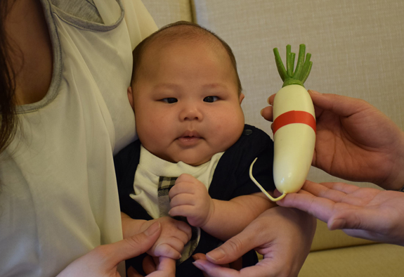 剃胎毛、滿月剃頭、嬰兒剃頭、嬰兒理髮、嬰兒剃髮、嬰兒剃胎毛、嬰兒滿月剃頭、寶寶剃頭、剃胎毛儀式、剃胎毛吉祥話、滿月剃頭儀式、滿月剃頭吉祥話、寶寶剃胎毛、寶寶滿月剃頭理髮、 新竹竹北區剃胎毛、新竹竹北區滿月剃頭、 新竹竹北區嬰兒剃頭剃胎毛、新竹竹北區嬰兒理髮、新竹竹北區嬰兒剃髮、張寶寶(新竹竹北區到府嬰兒寶寶滿月剃頭理髮、免費到府嬰兒剃胎毛儀式吉祥話)。到府剃頭剃胎毛主持、專業拍照、DVD光碟、證書。★購買「臍帶章、肚臍章、胎毛筆刷印章」贈送：剃頭、收涎、抓周，三選一。2016.04.09  照片10