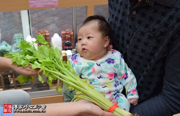 剃胎毛、滿月剃頭、嬰兒剃頭、嬰兒理髮、嬰兒剃髮、嬰兒剃胎毛、嬰兒滿月剃頭、寶寶剃頭、剃胎毛儀式、剃胎毛吉祥話、滿月剃頭儀式、滿月剃頭吉祥話、寶寶剃胎毛、寶寶滿月剃頭理髮、新北永和區剃胎毛、新北永和區滿月剃頭、新北永和區嬰兒剃頭剃胎毛、新北永和區嬰兒理髮、新北永和區嬰兒剃髮、李寶寶(新北永和區嬰兒寶寶滿月剃頭理髮、免費嬰兒剃胎毛儀式吉祥話)。中國風會場，爸媽寶貝免費穿「日中韓」古裝禮服。專業拍照、DVD光碟、證書。★購買「臍帶章、肚臍章、胎毛筆刷印章」贈送：剃頭、收涎、抓周，三選一。2016.12.03 照片11