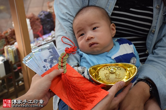 剃胎毛、滿月剃頭、嬰兒剃頭、嬰兒理髮、嬰兒剃髮、嬰兒剃胎毛、嬰兒滿月剃頭、寶寶剃頭、剃胎毛儀式、剃胎毛吉祥話、滿月剃頭儀式、滿月剃頭吉祥話、寶寶剃胎毛、寶寶滿月剃頭理髮、新北永和區剃胎毛、新北永和區滿月剃頭、新北永和區嬰兒剃頭剃胎毛、新北永和區嬰兒理髮、新北永和區嬰兒剃髮、吳寶寶(新北永和區嬰兒寶寶滿月剃頭理髮、免費嬰兒剃胎毛儀式吉祥話)。中國風會場，爸媽寶貝免費穿「日中韓」古裝禮服。專業拍照、DVD光碟、證書。★購買「臍帶章、肚臍章、胎毛筆刷印章」贈送：剃頭、收涎、抓周，三選一。2016.11.13 照片15