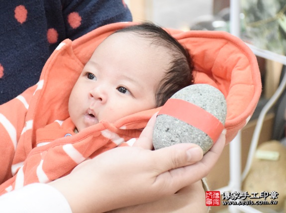 剃胎毛、滿月剃頭、嬰兒剃頭、嬰兒理髮、嬰兒剃髮、嬰兒剃胎毛、嬰兒滿月剃頭、寶寶剃頭、剃胎毛儀式、剃胎毛吉祥話、滿月剃頭儀式、滿月剃頭吉祥話、寶寶剃胎毛、寶寶滿月剃頭理髮、新北永和區剃胎毛、新北永和區滿月剃頭、新北永和區嬰兒剃頭剃胎毛、新北永和區嬰兒理髮、新北永和區嬰兒剃髮、林寶寶(新北永和區嬰兒寶寶滿月剃頭理髮、免費嬰兒剃胎毛儀式吉祥話)。中國風會場，爸媽寶貝免費穿「日中韓」古裝禮服。專業拍照、DVD光碟、證書。★購買「臍帶章、肚臍章、胎毛筆刷印章」贈送：剃頭、收涎、抓周，三選一。2015.12.18 照片5