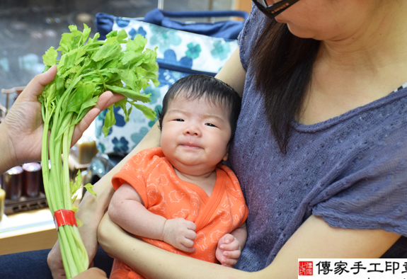 賴寶寶(台中北區嬰兒寶寶滿月剃頭理髮、免費嬰兒剃胎毛儀式吉祥話)。中國風會場，爸媽寶貝免費穿「日中韓」古裝禮服。專業拍照、DVD光碟、證書。★購買「臍帶章、肚臍章、胎毛筆刷印章」贈送：剃頭、收涎、抓周，三選一。 2015.09.06 照片13