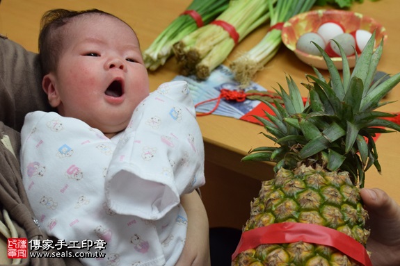 剃胎毛、滿月剃頭、嬰兒剃頭、嬰兒理髮、嬰兒剃髮、嬰兒剃胎毛、嬰兒滿月剃頭、寶寶剃頭、剃胎毛儀式、剃胎毛吉祥話、滿月剃頭儀式、滿月剃頭吉祥話、寶寶剃胎毛、寶寶滿月剃頭理髮、台中北區剃胎毛、台中北區滿月剃頭、台中北區嬰兒剃頭剃胎毛、台中北區嬰兒理髮、台中北區嬰兒剃髮、葉寶寶(台中北區嬰兒寶寶滿月剃頭理髮、免費嬰兒剃胎毛儀式吉祥話)。中國風會場，爸媽寶貝免費穿「日中韓」古裝禮服。專業拍照、DVD光碟、證書。★購買「臍帶章、肚臍章、胎毛筆刷印章」贈送：剃頭、收涎、抓周，三選一。2016.10.27 照片11