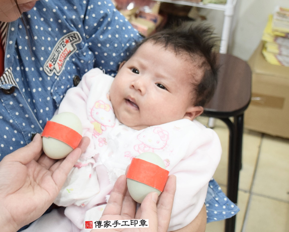 劉寶寶(新北永和區嬰兒寶寶滿月剃頭理髮、免費嬰兒剃胎毛儀式吉祥話)。中國風會場，爸媽寶貝免費穿「日中韓」古裝禮服。專業拍照、DVD光碟、證書。★購買「臍帶章、肚臍章、胎毛筆刷印章」贈送：剃頭、收涎、抓周，三選一。 2015.11.26 照片4
