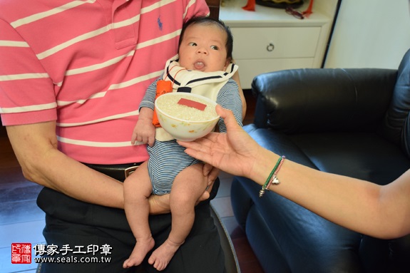 剃胎毛、滿月剃頭、嬰兒剃頭、嬰兒理髮、嬰兒剃髮、嬰兒剃胎毛、嬰兒滿月剃頭、寶寶剃頭、剃胎毛儀式、剃胎毛吉祥話、滿月剃頭儀式、滿月剃頭吉祥話、寶寶剃胎毛、寶寶滿月剃頭理髮、 新北中和區剃胎毛、新北中和區滿月剃頭、 新北中和區嬰兒剃頭剃胎毛、新北中和區嬰兒理髮、新北中和區嬰兒剃髮、陳寶寶(新北中和區到府嬰兒寶寶滿月剃頭理髮、免費到府嬰兒剃胎毛儀式吉祥話)。到府剃頭剃胎毛主持、專業拍照、DVD光碟、證書。★購買「臍帶章、肚臍章、胎毛筆刷印章」贈送：剃頭、收涎、抓周，三選一。2017.06.10  照片6