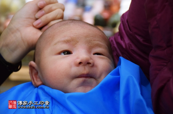 剃胎毛、滿月剃頭、嬰兒剃頭、嬰兒理髮、嬰兒剃髮、嬰兒剃胎毛、嬰兒滿月剃頭、寶寶剃頭、剃胎毛儀式、剃胎毛吉祥話、滿月剃頭儀式、滿月剃頭吉祥話、寶寶剃胎毛、寶寶滿月剃頭理髮、新北永和區剃胎毛、新北永和區滿月剃頭、新北永和區嬰兒剃頭剃胎毛、新北永和區嬰兒理髮、新北永和區嬰兒剃髮、林寶寶(新北永和區嬰兒寶寶滿月剃頭理髮、免費嬰兒剃胎毛儀式吉祥話)。中國風會場，爸媽寶貝免費穿「日中韓」古裝禮服。專業拍照、DVD光碟、證書。★購買「臍帶章、肚臍章、胎毛筆刷印章」贈送：剃頭、收涎、抓周，三選一。2016.02.21 照片16
