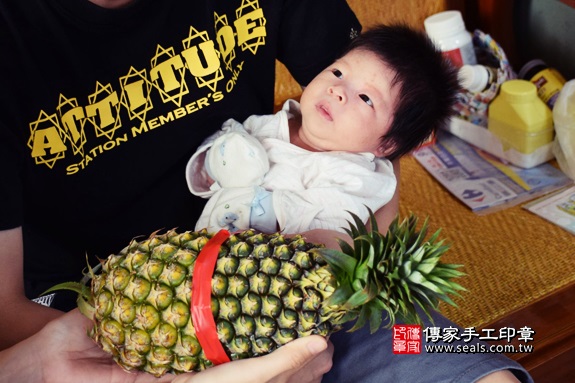 剃胎毛、滿月剃頭、嬰兒剃頭、嬰兒理髮、嬰兒剃髮、嬰兒剃胎毛、嬰兒滿月剃頭、寶寶剃頭、剃胎毛儀式、剃胎毛吉祥話、滿月剃頭儀式、滿月剃頭吉祥話、寶寶剃胎毛、寶寶滿月剃頭理髮、 台中市神岡地區剃胎毛、台中市神岡地區滿月剃頭、台中市神岡地區嬰兒剃頭剃胎毛、台中市神岡地區嬰兒理髮、台中市嬰兒剃髮、荳荳(台中神岡區到府嬰兒寶寶滿月剃頭理髮、免費到府嬰兒剃胎毛儀式吉祥話)。到府剃頭剃胎毛主持、專業拍照、DVD光碟、證書。★購買「臍帶章、肚臍章、胎毛筆刷印章」贈送：剃頭、收涎、抓周，三選一。2017.09.10照片13
