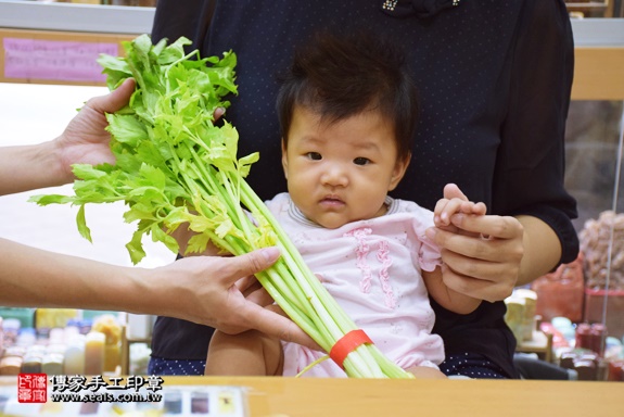 剃胎毛、滿月剃頭、嬰兒剃頭、嬰兒理髮、嬰兒剃髮、嬰兒剃胎毛、嬰兒滿月剃頭、寶寶剃頭、剃胎毛儀式、剃胎毛吉祥話、滿月剃頭儀式、滿月剃頭吉祥話、寶寶剃胎毛、寶寶滿月剃頭理髮、新北永和區剃胎毛、新北永和區滿月剃頭、新北永和區嬰兒剃頭剃胎毛、新北永和區嬰兒理髮、新北永和區嬰兒剃髮、雷寶寶(新北永和區嬰兒寶寶滿月剃頭理髮、免費嬰兒剃胎毛儀式吉祥話)。中國風會場，爸媽寶貝免費穿「日中韓」古裝禮服。專業拍照、DVD光碟、證書。★購買「臍帶章、肚臍章、胎毛筆刷印章」贈送：剃頭、收涎、抓周，三選一。2016.08.21  照片11