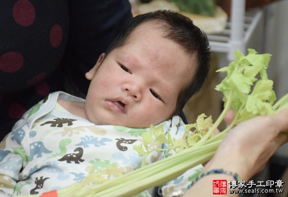 剃胎毛、滿月剃頭、嬰兒剃頭、嬰兒理髮、嬰兒剃髮、嬰兒剃胎毛、嬰兒滿月剃頭、寶寶剃頭、剃胎毛儀式、剃胎毛吉祥話、滿月剃頭儀式、滿月剃頭吉祥話、寶寶剃胎毛、寶寶滿月剃頭理髮、新北永和區剃胎毛、新北永和區滿月剃頭、新北永和區嬰兒剃頭剃胎毛、新北永和區嬰兒理髮、新北永和區嬰兒剃髮、王寶寶(新北永和區嬰兒寶寶滿月剃頭理髮、免費嬰兒剃胎毛儀式吉祥話)。中國風會場，爸媽寶貝免費穿「日中韓」古裝禮服。專業拍照、DVD光碟、證書。★購買「臍帶章、肚臍章、胎毛筆刷印章」贈送：剃頭、收涎、抓周，三選一。2016.03.31  照片11