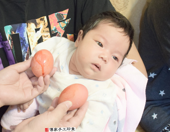 王寶寶(新北土城區到府嬰兒寶寶滿月剃頭理髮、免費到府嬰兒剃胎毛儀式吉祥話)。到府剃頭剃胎毛主持、專業拍照、DVD光碟、證書。★購買「臍帶章、肚臍章、胎毛筆刷印章」贈送：剃頭、收涎、抓周，三選一。2015.11.24 照片3