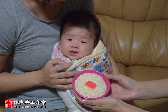 剃胎毛、滿月剃頭、嬰兒剃頭、嬰兒理髮、嬰兒剃髮、嬰兒剃胎毛、嬰兒滿月剃頭、寶寶剃頭、剃胎毛儀式、剃胎毛吉祥話、滿月剃頭儀式、滿月剃頭吉祥話、寶寶剃胎毛、寶寶滿月剃頭理髮、 新北市三峽地區剃胎毛、新北市三峽地區滿月剃頭、新北市三峽地區嬰兒剃頭剃胎毛、新北市三峽地區嬰兒理髮、新北市嬰兒剃髮、 邱寶寶(新北三峽區到府嬰兒寶寶滿月剃頭理髮、免費到府嬰兒剃胎毛儀式吉祥話)。到府剃頭剃胎毛主持、專業拍照、DVD光碟、證書。★購買「臍帶章、肚臍章、胎毛筆刷印章」贈送：剃頭、收涎、抓周，三選一。2017.09.02照片6