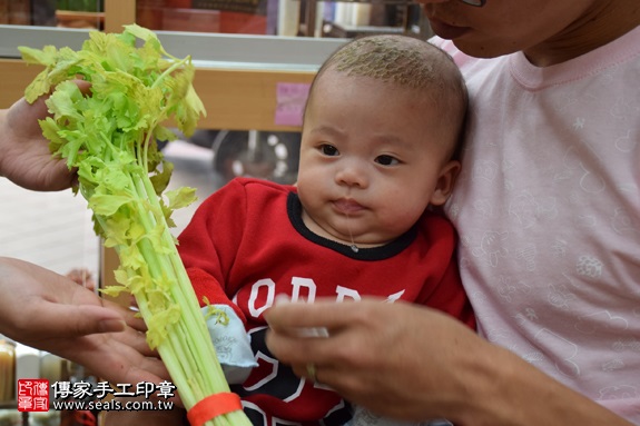 剃胎毛、滿月剃頭、嬰兒剃頭、嬰兒理髮、嬰兒剃髮、嬰兒剃胎毛、嬰兒滿月剃頭、寶寶剃頭、剃胎毛儀式、剃胎毛吉祥話、滿月剃頭儀式、滿月剃頭吉祥話、寶寶剃胎毛、寶寶滿月剃頭理髮、新北永和區剃胎毛、新北永和區滿月剃頭、新北永和區嬰兒剃頭剃胎毛、新北永和區嬰兒理髮、新北永和區嬰兒剃髮、洪寶寶(新北永和區嬰兒寶寶滿月剃頭理髮、免費嬰兒剃胎毛儀式吉祥話)。中國風會場，爸媽寶貝免費穿「日中韓」古裝禮服。專業拍照、DVD光碟、證書。★購買「臍帶章、肚臍章、胎毛筆刷印章」贈送：剃頭、收涎、抓周，三選一。2017.01.02 照片11