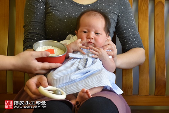 剃胎毛、滿月剃頭、嬰兒剃頭、嬰兒理髮、嬰兒剃髮、嬰兒剃胎毛、嬰兒滿月剃頭、寶寶剃頭、剃胎毛儀式、剃胎毛吉祥話、滿月剃頭儀式、滿月剃頭吉祥話、寶寶剃胎毛、寶寶滿月剃頭理髮、 桃園市桃園地區剃胎毛、桃園市桃園地區滿月剃頭、桃園市桃園地區嬰兒剃頭剃胎毛、桃園市桃園地區嬰兒理髮、桃園市嬰兒剃髮、李寶寶(桃園桃園區到府嬰兒寶寶滿月剃頭理髮、免費到府嬰兒剃胎毛儀式吉祥話)。到府剃頭剃胎毛主持、專業拍照、DVD光碟、證書。★購買「臍帶章、肚臍章、胎毛筆刷印章」贈送：剃頭、收涎、抓周，三選一。2017.11.10照片6