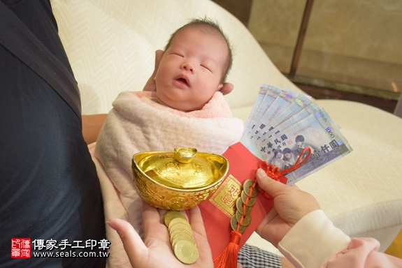 剃胎毛、滿月剃頭、嬰兒剃頭、嬰兒理髮、嬰兒剃髮、嬰兒剃胎毛、嬰兒滿月剃頭、寶寶剃頭、剃胎毛儀式、剃胎毛吉祥話、滿月剃頭儀式、滿月剃頭吉祥話、寶寶剃胎毛、寶寶滿月剃頭理髮、 新北市三重地區剃胎毛、新北市三重地區滿月剃頭、新北市三重地區嬰兒剃頭剃胎毛、新北市三重地區嬰兒理髮、新北市嬰兒剃髮、呂寶寶(新北三重區到府嬰兒寶寶滿月剃頭理髮、免費到府嬰兒剃胎毛儀式吉祥話)。到府剃頭剃胎毛主持、專業拍照、DVD光碟、證書。★購買「臍帶章、肚臍章、胎毛筆刷印章」贈送：剃頭、收涎、抓周，三選一。2017.12.20照片13