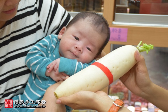 剃胎毛、滿月剃頭、嬰兒剃頭、嬰兒理髮、嬰兒剃髮、嬰兒剃胎毛、嬰兒滿月剃頭、寶寶剃頭、剃胎毛儀式、剃胎毛吉祥話、滿月剃頭儀式、滿月剃頭吉祥話、寶寶剃胎毛、寶寶滿月剃頭理髮、 新北市永和地區剃胎毛、新北市永和地區滿月剃頭、新北市永和地區嬰兒剃頭剃胎毛、新北市永和地區嬰兒理髮、新北市嬰兒剃髮、林寶寶(新北永和區嬰兒寶寶滿月剃頭理髮、免費嬰兒剃胎毛儀式吉祥話)。中國風會場，爸媽寶貝免費穿「日中韓」古裝禮服。專業拍照、DVD光碟、證書。★購買「臍帶章、肚臍章、胎毛筆刷印章」贈送：剃頭、收涎、抓周，三選一。2017.09.23照片10