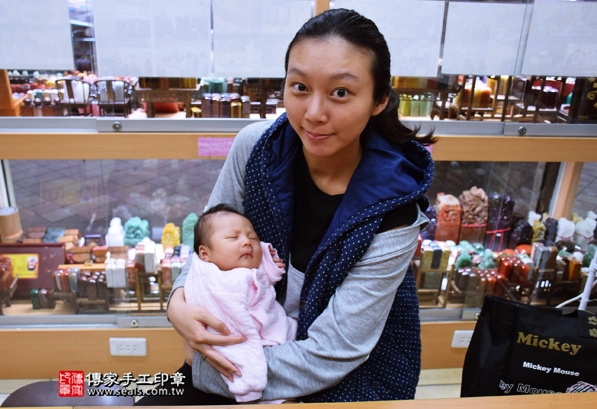 剃胎毛、滿月剃頭、嬰兒剃頭、嬰兒理髮、嬰兒剃髮、嬰兒剃胎毛、嬰兒滿月剃頭、寶寶剃頭、剃胎毛儀式、剃胎毛吉祥話、滿月剃頭儀式、滿月剃頭吉祥話、寶寶剃胎毛、寶寶滿月剃頭理髮、新北永和區剃胎毛、新北永和區滿月剃頭、新北永和區嬰兒剃頭剃胎毛、新北永和區嬰兒理髮、新北永和區嬰兒剃髮、鄭寶寶(新北永和區嬰兒寶寶滿月剃頭理髮、免費嬰兒剃胎毛儀式吉祥話)。中國風會場，爸媽寶貝免費穿「日中韓」古裝禮服。專業拍照、DVD光碟、證書。★購買「臍帶章、肚臍章、胎毛筆刷印章」贈送：剃頭、收涎、抓周，三選一。2016.04.11  照片2