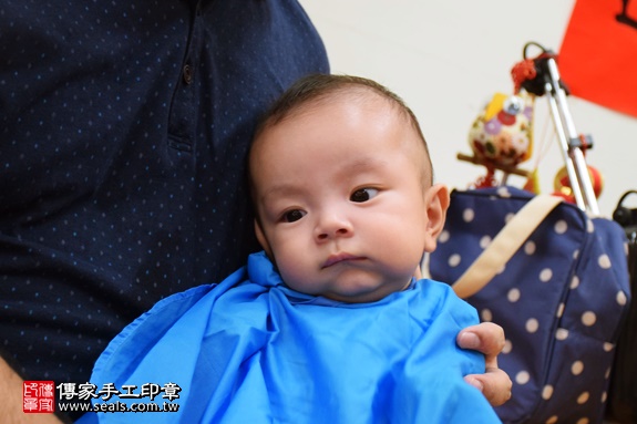 剃胎毛、滿月剃頭、嬰兒剃頭、嬰兒理髮、嬰兒剃髮、嬰兒剃胎毛、嬰兒滿月剃頭、寶寶剃頭、剃胎毛儀式、剃胎毛吉祥話、滿月剃頭儀式、滿月剃頭吉祥話、寶寶剃胎毛、寶寶滿月剃頭理髮、新北永和區剃胎毛、新北永和區滿月剃頭、新北永和區嬰兒剃頭剃胎毛、新北永和區嬰兒理髮、新北永和區嬰兒剃髮、林寶寶(新北永和區嬰兒寶寶滿月剃頭理髮、免費嬰兒剃胎毛儀式吉祥話)。中國風會場，爸媽寶貝免費穿「日中韓」古裝禮服。專業拍照、DVD光碟、證書。★購買「臍帶章、肚臍章、胎毛筆刷印章」贈送：剃頭、收涎、抓周，三選一。2016.07.23  照片17