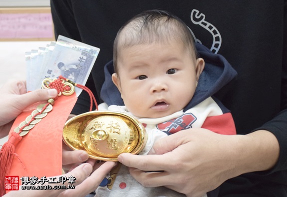 剃胎毛、滿月剃頭、嬰兒剃頭、嬰兒理髮、嬰兒剃髮、嬰兒剃胎毛、嬰兒滿月剃頭、寶寶剃頭、剃胎毛儀式、剃胎毛吉祥話、滿月剃頭儀式、滿月剃頭吉祥話、寶寶剃胎毛、寶寶滿月剃頭理髮、新北永和區剃胎毛、新北永和區滿月剃頭、新北永和區嬰兒剃頭剃胎毛、新北永和區嬰兒理髮、新北永和區嬰兒剃髮、吳寶寶(新北永和區嬰兒寶寶滿月剃頭理髮、免費嬰兒剃胎毛儀式吉祥話)。中國風會場，爸媽寶貝免費穿「日中韓」古裝禮服。專業拍照、DVD光碟、證書。★購買「臍帶章、肚臍章、胎毛筆刷印章」贈送：剃頭、收涎、抓周，三選一。2016.01.31 照片16