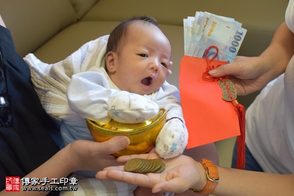 剃胎毛、滿月剃頭、嬰兒剃頭、嬰兒理髮、嬰兒剃髮、嬰兒剃胎毛、嬰兒滿月剃頭、寶寶剃頭、剃胎毛儀式、剃胎毛吉祥話、滿月剃頭儀式、滿月剃頭吉祥話、寶寶剃胎毛、寶寶滿月剃頭理髮、 新北市中和地區剃胎毛、新北市中和地區滿月剃頭、新北市中和地區嬰兒剃頭剃胎毛、新北市中和地區嬰兒理髮、新北市嬰兒剃髮、俞寶寶(新北中和區到府嬰兒寶寶滿月剃頭理髮、免費到府嬰兒剃胎毛儀式吉祥話)。到府剃頭剃胎毛主持、專業拍照、DVD光碟、證書。★購買「臍帶章、肚臍章、胎毛筆刷印章」贈送：剃頭、收涎、抓周，三選一。2017.09.26照片14