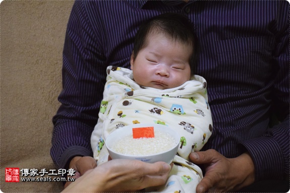 剃胎毛、滿月剃頭、嬰兒剃頭、嬰兒理髮、嬰兒剃髮、嬰兒剃胎毛、嬰兒滿月剃頭、寶寶剃頭、剃胎毛儀式、剃胎毛吉祥話、滿月剃頭儀式、滿月剃頭吉祥話、寶寶剃胎毛、寶寶滿月剃頭理髮、 新北土城區剃胎毛、新北土城區滿月剃頭、 新北土城區嬰兒剃頭剃胎毛、新北土城區嬰兒理髮、新北土城區嬰兒剃髮、古寶寶(新北土城區到府嬰兒寶寶滿月剃頭理髮、免費到府嬰兒剃胎毛儀式吉祥話)。到府剃頭剃胎毛主持、專業拍照、DVD光碟、證書。★購買「臍帶章、肚臍章、胎毛筆刷印章」贈送：剃頭、收涎、抓周，三選一。2016.12.16  照片6