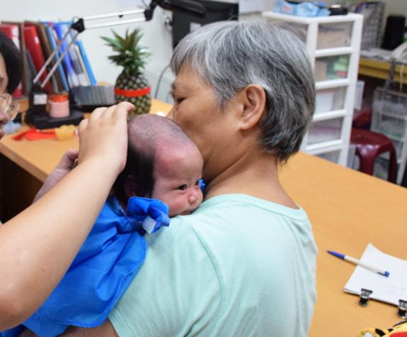 王妹妹(台中北區嬰兒寶寶滿月剃頭理髮、免費嬰兒剃胎毛儀式吉祥話)。中國風會場，爸媽寶貝免費穿「日中韓」古裝禮服。專業拍照、DVD光碟、證書。★購買「臍帶章、肚臍章、胎毛筆刷印章」贈送：剃頭、收涎、抓周，三選一。 2015.08.08 照片19