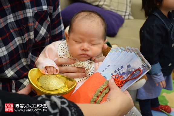 剃胎毛、滿月剃頭、嬰兒剃頭、嬰兒理髮、嬰兒剃髮、嬰兒剃胎毛、嬰兒滿月剃頭、寶寶剃頭、剃胎毛儀式、剃胎毛吉祥話、滿月剃頭儀式、滿月剃頭吉祥話、寶寶剃胎毛、寶寶滿月剃頭理髮、 新北三峽區剃胎毛、新北三峽區滿月剃頭、 新北三峽區嬰兒剃頭剃胎毛、新北三峽區嬰兒理髮、新北三峽區嬰兒剃髮、廖寶寶(新北三峽區到府嬰兒寶寶滿月剃頭理髮、免費到府嬰兒剃胎毛儀式吉祥話)。到府剃頭剃胎毛主持、專業拍照、DVD光碟、證書。★購買「臍帶章、肚臍章、胎毛筆刷印章」贈送：剃頭、收涎、抓周，三選一。2017.03.20  照片14