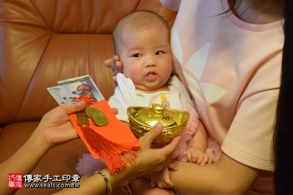 剃胎毛、滿月剃頭、嬰兒剃頭、嬰兒理髮、嬰兒剃髮、嬰兒剃胎毛、嬰兒滿月剃頭、寶寶剃頭、剃胎毛儀式、剃胎毛吉祥話、滿月剃頭儀式、滿月剃頭吉祥話、寶寶剃胎毛、寶寶滿月剃頭理髮、 新北市三峽地區剃胎毛、新北市三峽地區滿月剃頭、新北市三峽地區嬰兒剃頭剃胎毛、新北市三峽地區嬰兒理髮、新北市嬰兒剃髮、湯寶寶(新北三峽區到府嬰兒寶寶滿月剃頭理髮、免費到府嬰兒剃胎毛儀式吉祥話)。到府剃頭剃胎毛主持、專業拍照、DVD光碟、證書。★購買「臍帶章、肚臍章、胎毛筆刷印章」贈送：剃頭、收涎、抓周，三選一。2017.09.11照片13