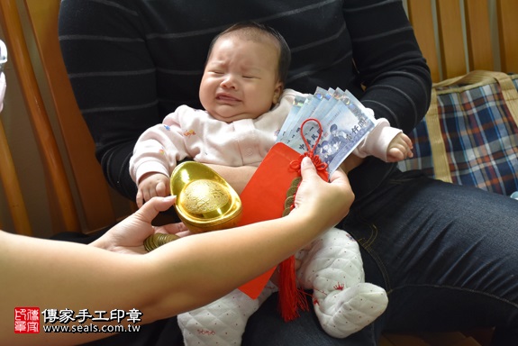 剃胎毛、滿月剃頭、嬰兒剃頭、嬰兒理髮、嬰兒剃髮、嬰兒剃胎毛、嬰兒滿月剃頭、寶寶剃頭、剃胎毛儀式、剃胎毛吉祥話、滿月剃頭儀式、滿月剃頭吉祥話、寶寶剃胎毛、寶寶滿月剃頭理髮、 新北市淡水地區剃胎毛、新北市淡水地區滿月剃頭、新北市淡水地區嬰兒剃頭剃胎毛、新北市淡水地區嬰兒理髮、新北市嬰兒剃髮、葉寶寶(新北淡水區到府嬰兒寶寶滿月剃頭理髮、免費到府嬰兒剃胎毛儀式吉祥話)。到府剃頭剃胎毛主持、專業拍照、DVD光碟、證書。★購買「臍帶章、肚臍章、胎毛筆刷印章」贈送：剃頭、收涎、抓周，三選一。2017.11.15照片13