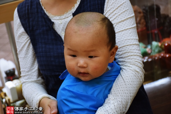 剃胎毛、滿月剃頭、嬰兒剃頭、嬰兒理髮、嬰兒剃髮、嬰兒剃胎毛、嬰兒滿月剃頭、寶寶剃頭、剃胎毛儀式、剃胎毛吉祥話、滿月剃頭儀式、滿月剃頭吉祥話、寶寶剃胎毛、寶寶滿月剃頭理髮、新北永和區剃胎毛、新北永和區滿月剃頭、新北永和區嬰兒剃頭剃胎毛、新北永和區嬰兒理髮、新北永和區嬰兒剃髮、林寶寶(新北永和區嬰兒寶寶滿月剃頭理髮、免費嬰兒剃胎毛儀式吉祥話)。中國風會場，爸媽寶貝免費穿「日中韓」古裝禮服。專業拍照、DVD光碟、證書。★購買「臍帶章、肚臍章、胎毛筆刷印章」贈送：剃頭、收涎、抓周，三選一。2016.04.30  照片17