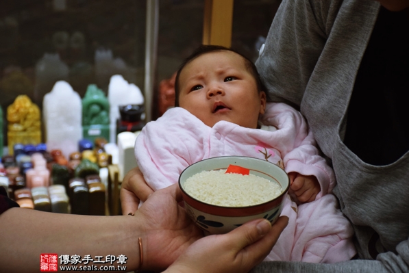剃胎毛、滿月剃頭、嬰兒剃頭、嬰兒理髮、嬰兒剃髮、嬰兒剃胎毛、嬰兒滿月剃頭、寶寶剃頭、剃胎毛儀式、剃胎毛吉祥話、滿月剃頭儀式、滿月剃頭吉祥話、寶寶剃胎毛、寶寶滿月剃頭理髮、新北永和區剃胎毛、新北永和區滿月剃頭、新北永和區嬰兒剃頭剃胎毛、新北永和區嬰兒理髮、新北永和區嬰兒剃髮、鄭寶寶(新北永和區嬰兒寶寶滿月剃頭理髮、免費嬰兒剃胎毛儀式吉祥話)。中國風會場，爸媽寶貝免費穿「日中韓」古裝禮服。專業拍照、DVD光碟、證書。★購買「臍帶章、肚臍章、胎毛筆刷印章」贈送：剃頭、收涎、抓周，三選一。2016.04.11  照片6