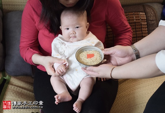 剃胎毛、滿月剃頭、嬰兒剃頭、嬰兒理髮、嬰兒剃髮、嬰兒剃胎毛、嬰兒滿月剃頭、寶寶剃頭、剃胎毛儀式、剃胎毛吉祥話、滿月剃頭儀式、滿月剃頭吉祥話、寶寶剃胎毛、寶寶滿月剃頭理髮、 台北中正區剃胎毛、台北中正區滿月剃頭、 台北中正區嬰兒剃頭剃胎毛、台北中正區嬰兒理髮、台北中正區嬰兒剃髮、張妹妹(台北中正區到府嬰兒寶寶滿月剃頭理髮、免費到府嬰兒剃胎毛儀式吉祥話)。到府剃頭剃胎毛主持、專業拍照、DVD光碟、證書。★購買「臍帶章、肚臍章、胎毛筆刷印章」贈送：剃頭、收涎、抓周，三選一。2016.04.16  照片5